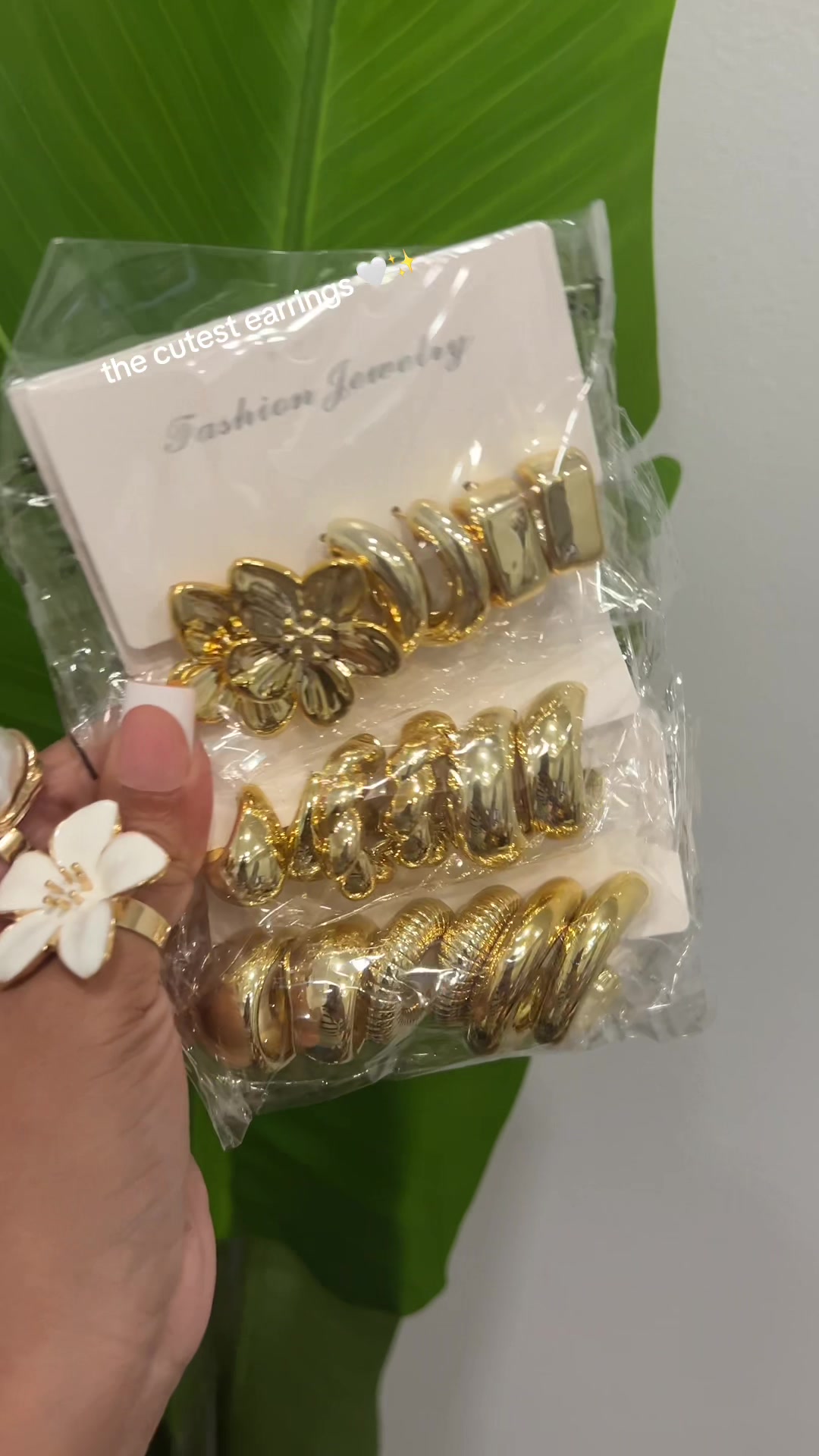 9 Pairs of Women's Water Drop, Geometric, and Floral Stud Earrings, Earring… creator video
