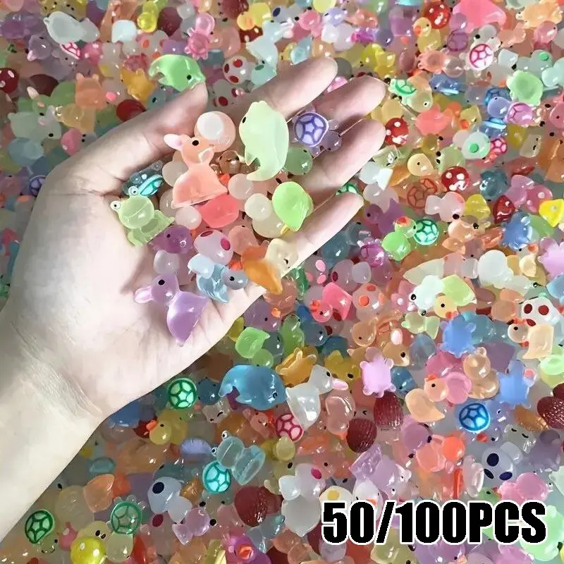 Fanttik 50/100pcs Luminous Glow-in-the-Dark Cute Mini Animal Party Decorations